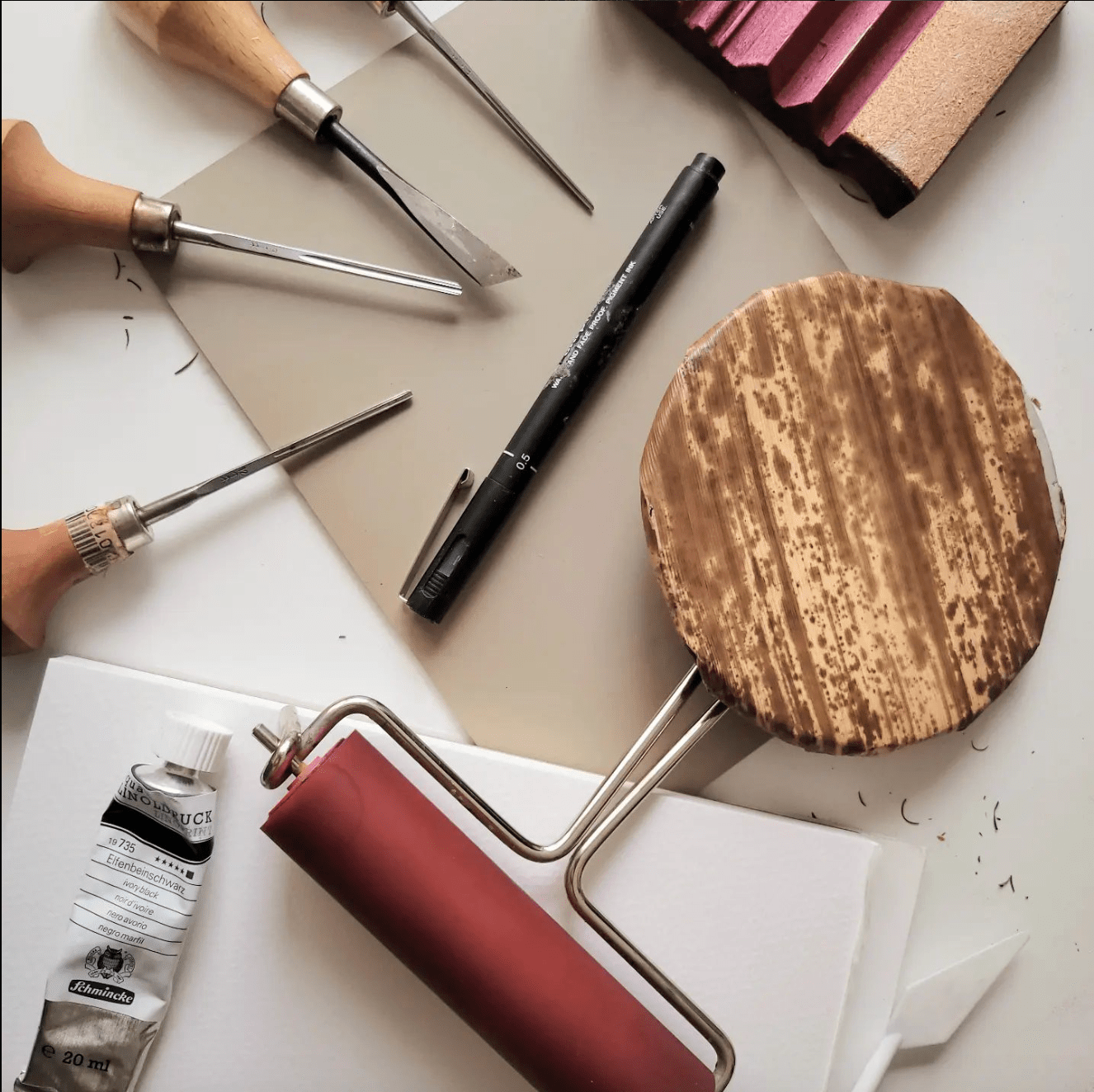 outils de linogravure